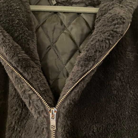 SO SOFT! Realtakai Black faux fur jacket Size L - Picture 5 of 5